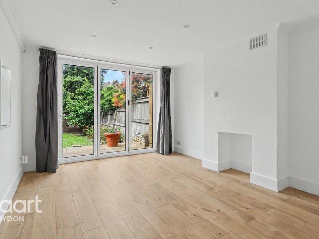 Flat for rent in London Borough of Croydon, Thornton Heath