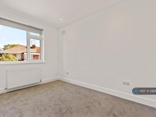 House for rent in Weybridge, Elmbridge