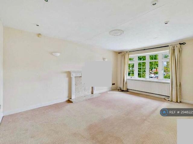 House for rent in Bramhall, Greater Manchester