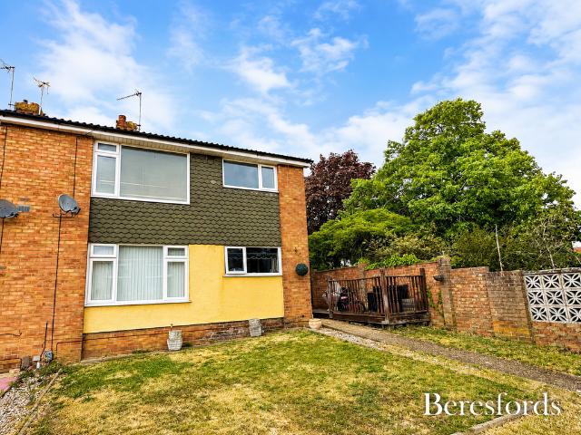 Flat for rent in Highwoods, Fordham Heath