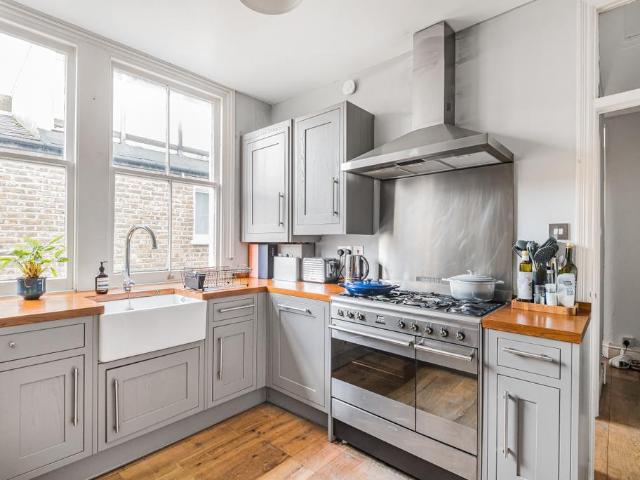 Flat for rent in Balham, Greater London