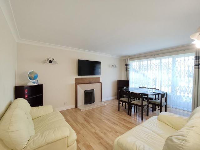 House for rent in London Borough of Ealing, Park Royal