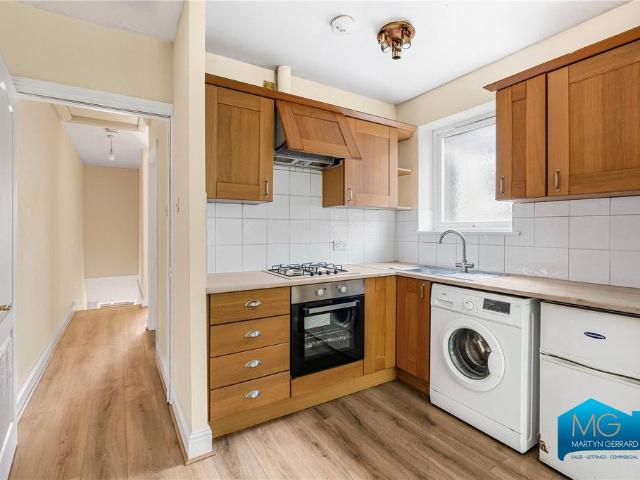 Flat for rent in Winchmore Hill, Greater London