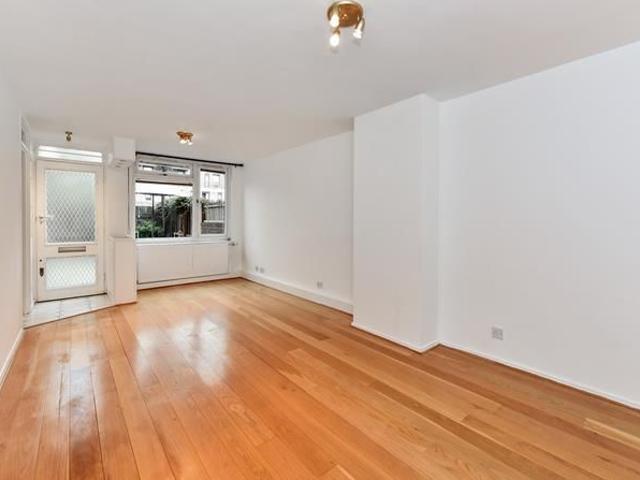 House for rent in St Paul's Court, Greater London