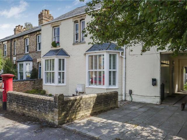 Flat for rent in Sunnymead, The Slade