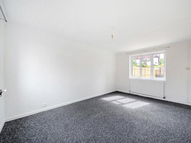House for rent in Royal Borough of Kingston upon Thames, Greater London