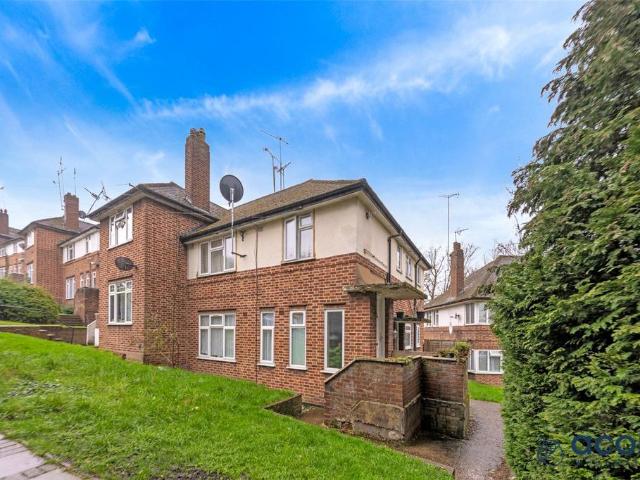 Flat for rent in Kingsbury, Greater London