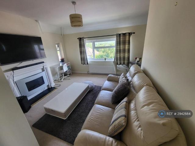 Flat for rent in Totteridge, Tylers Green