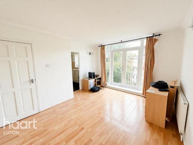 House for rent in Spring Park, Luton
