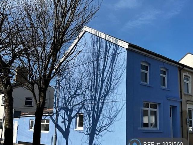 Flat for rent in Falcon Lodge, Wales