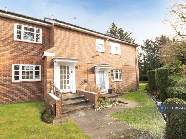 Flat for rent in Pinner, Greater London