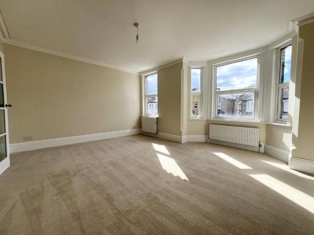 House for rent in London Borough of Croydon, Waddon