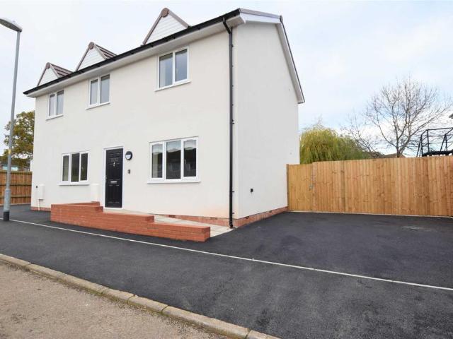 Flat for rent in Barnard's Green, Forthampton
