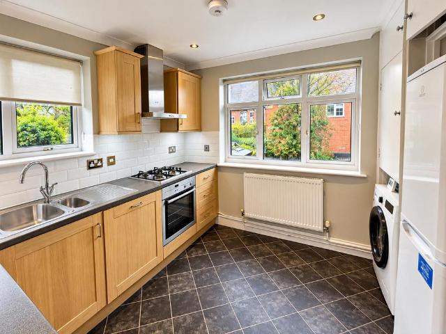 Flat for rent in Epsom, Epsom and Ewell