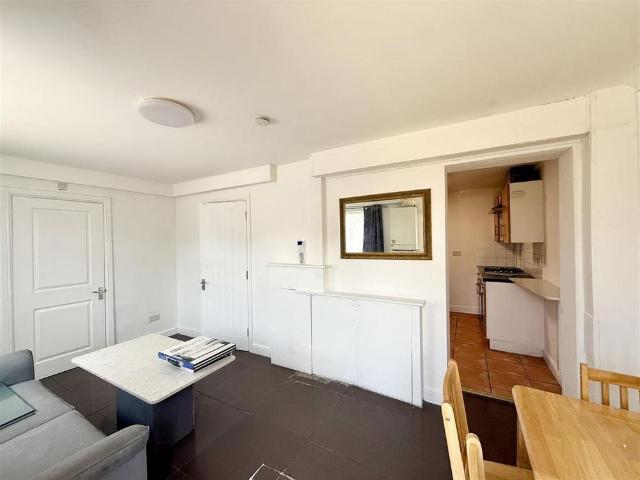 House for rent in London Borough of Ealing, Greater London