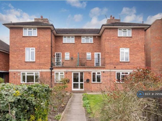 Flat for rent in Eton, Windsor and Maidenhead