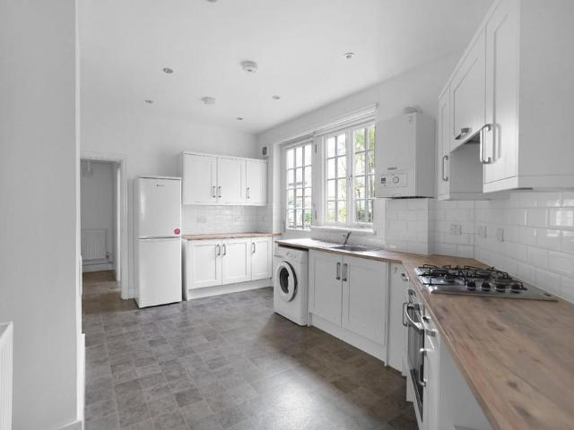 Flat for rent in Dulwich Village, Greater London