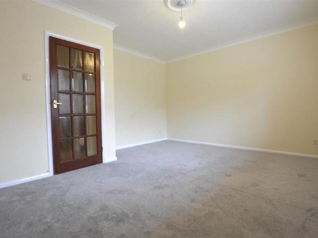 House for rent in Navestock Side, Essex