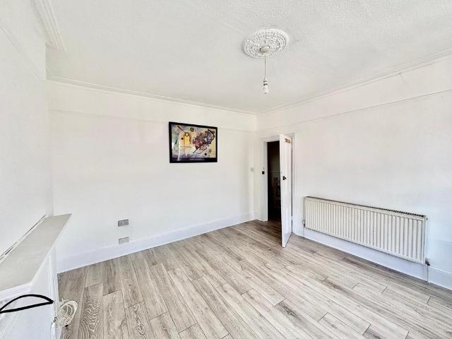 Flat for rent in Wealdstone, Greater London