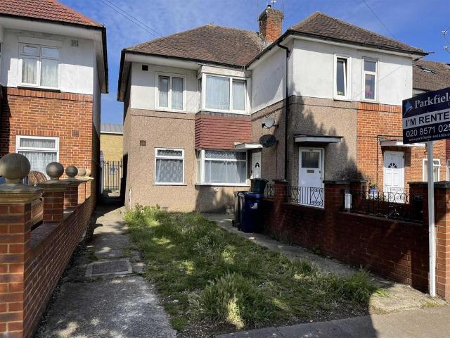 Flat for rent in London Borough of Ealing, Isle Of Man