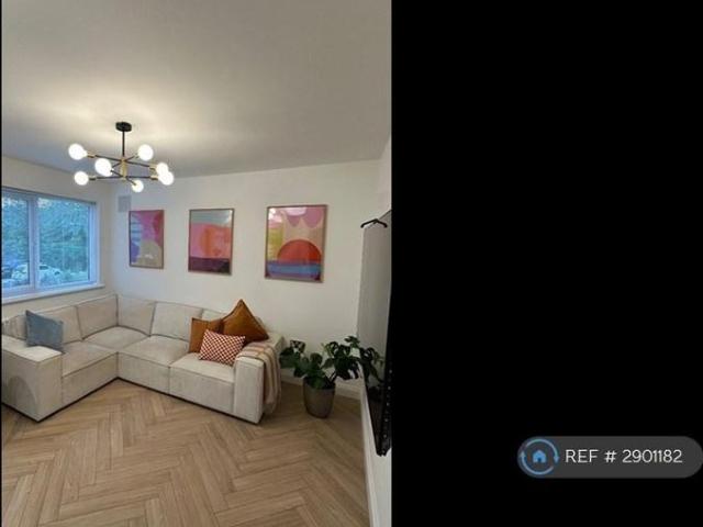 House for rent in London Borough of Ealing, Greater London