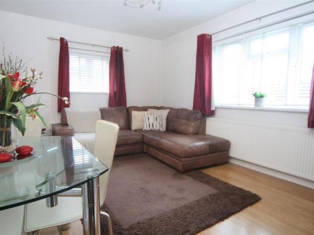 House for rent in London Borough of Ealing, Greater London