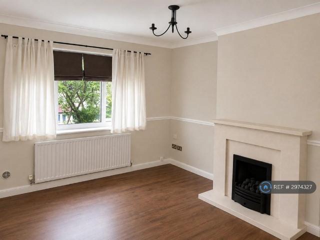 Flat for rent in Hutton Mount, Navestock Side