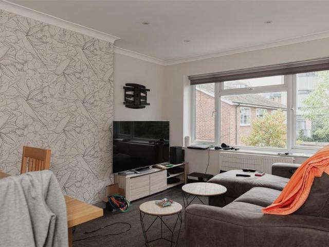 House for rent in Red Hill, Surrey