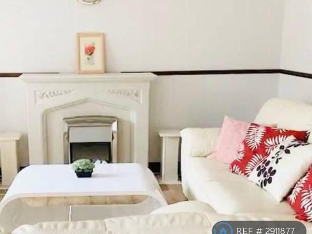 House for rent in Hutchesontown, Oatlands