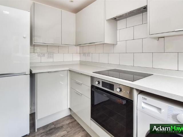 House for rent in Fallow Corner, Greater London