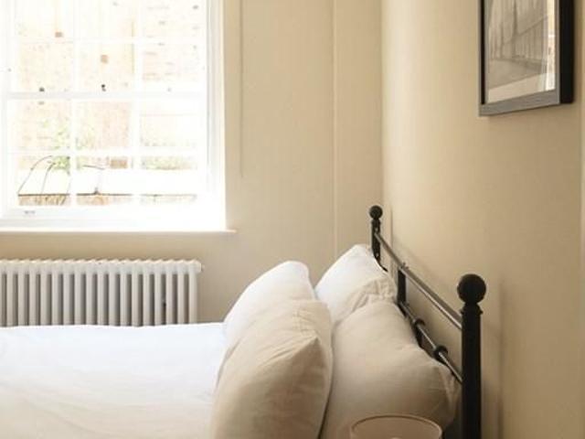 House for rent in Barnsbury, Greater London