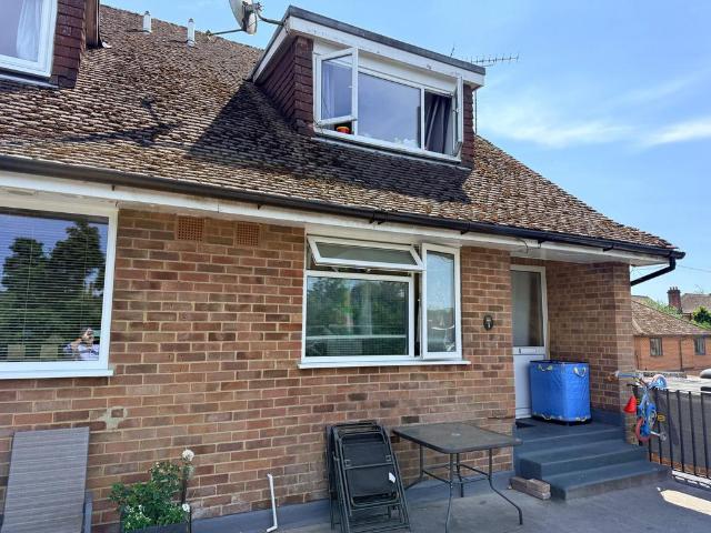 Flat for rent in Kingswood Firs, Bolton Low Houses