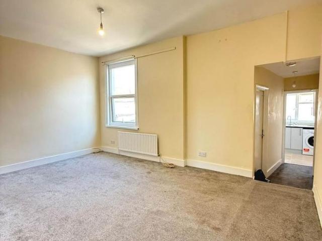 House for rent in London Borough of Ealing, Greater London