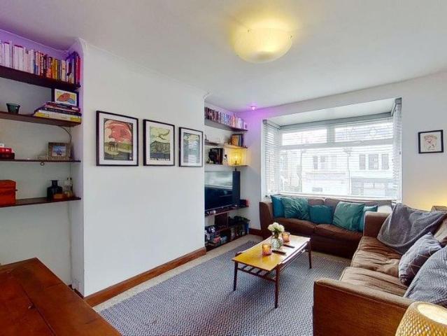 House for rent in London Borough of Merton, Raynes Park