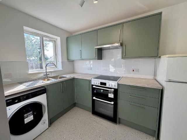 House for rent in Caterham on the Hill, Hillview