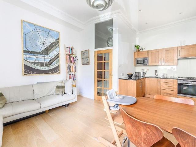 House for rent in Brompton, Greater London