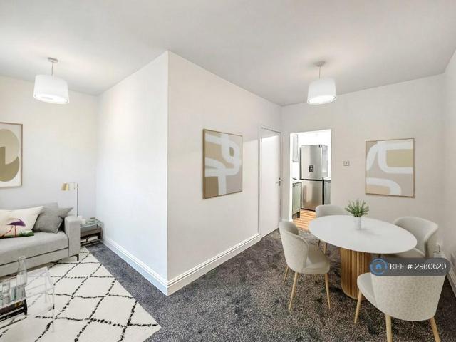 Flat for rent in Golden Valley, Gloucestershire
