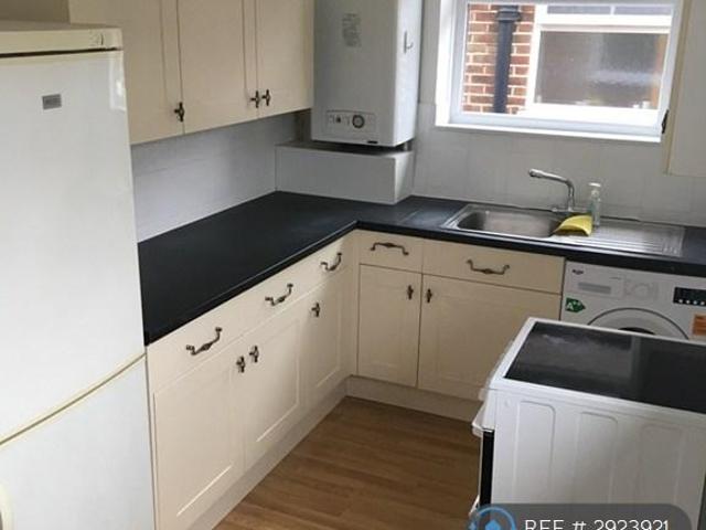 Flat for rent in London Borough of Merton, Merton Park