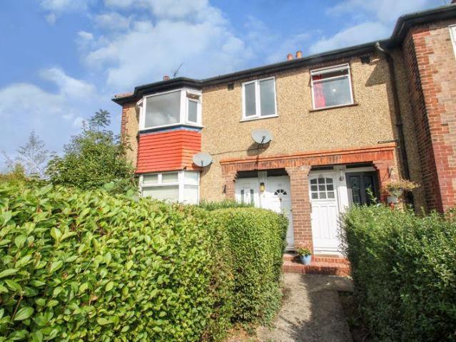 Flat for rent in London Borough of Ealing, Isle Of Man