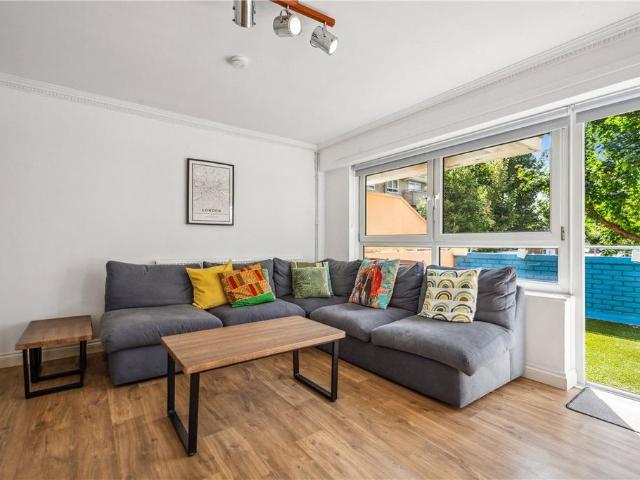 Flat for rent in Walworth, Greater London