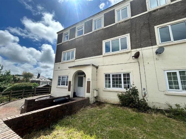 Flat for rent in Newcastle, Wales