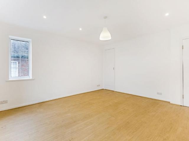 House for rent in Cockfosters, Barnet