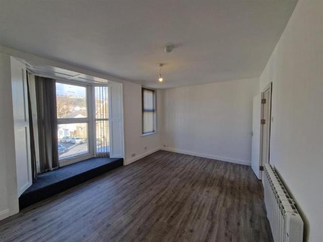 House for rent in Nangreaves, Wales