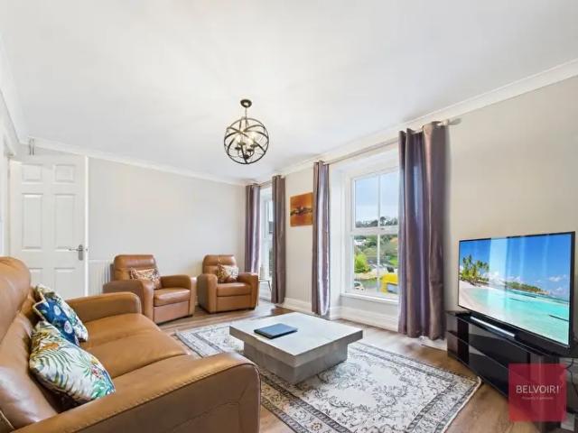 Apartment for rent in Oystermouth, Mumbles