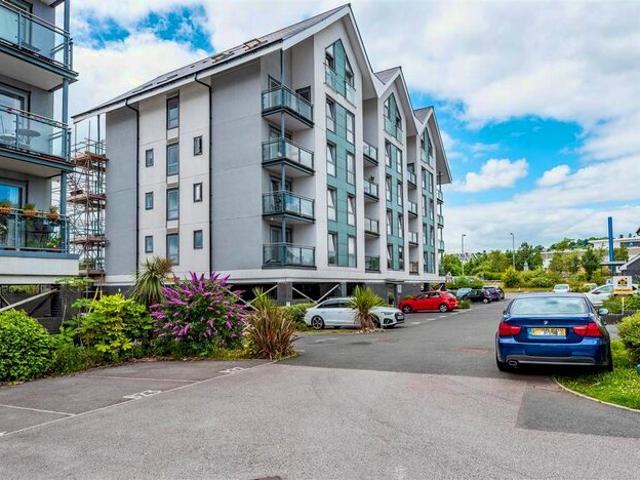 Apartment for rent in Pentre-chwyth, Swansea