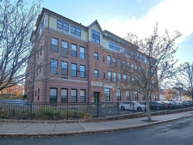 Condo for sale in Malden Centre, Malden