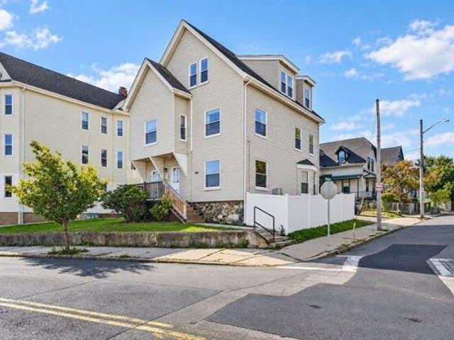 Condo for sale in Malden Centre, Malden