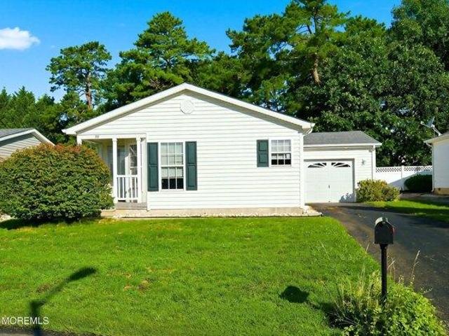 House for sale in Manahawkin, New Jersey