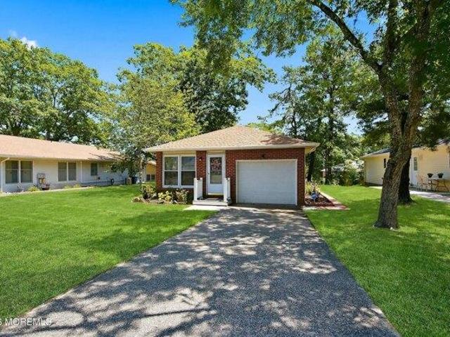 House for sale in Manahawkin, New Jersey