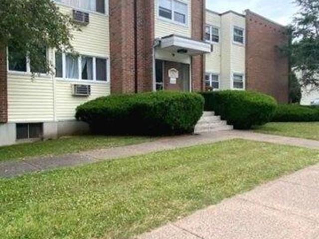 Condo for sale in Manchester, Connecticut